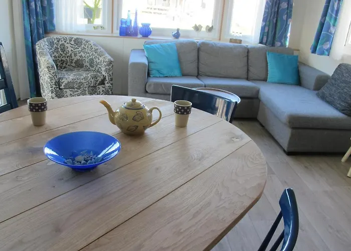 De Ooievaar Op 木屋 Oudesluis (North Holland)