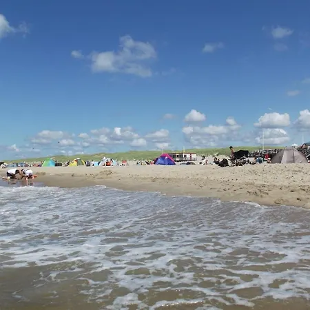 De Ooievaar Op 샬레 *